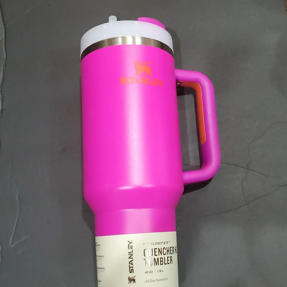 Stanley pink magenta 40oz quencher h20 tumbler with straw brand new - Picture 1 of 9